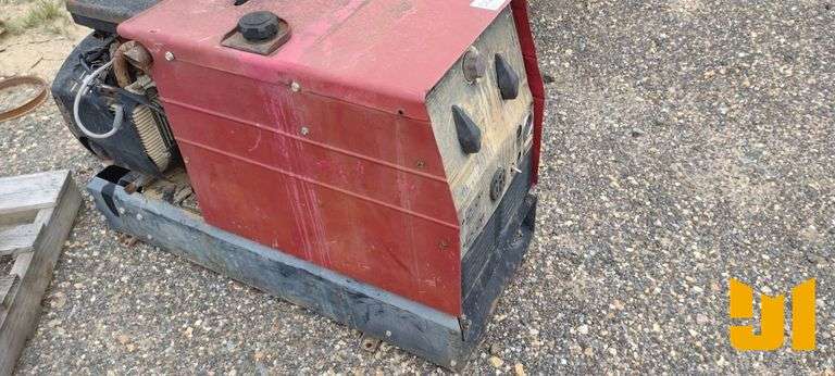 LINCOLN  RANGER 8 WELDER