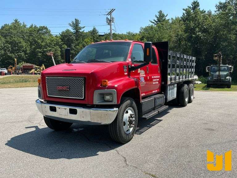 2007 GMC 8500 SINGLE AXLE CREW CAB FLATBED TRUCK VIN: 1GDV8C4B27F423628