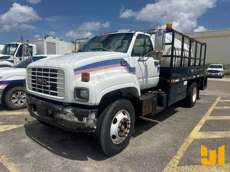 1999 GMC 6500 S/A HOT WATER PRESSURE WASHER TRUCK VIN: 1GDJ7H1C7XJ507971