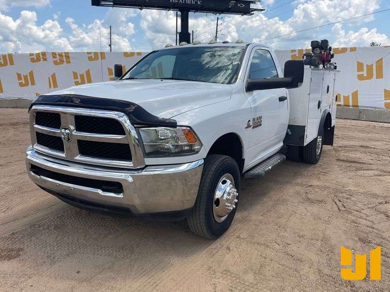 2015 RAM 3500HD SLT S/A UTILITY TRUCK VIN: 3C7WRSAL7FG606486