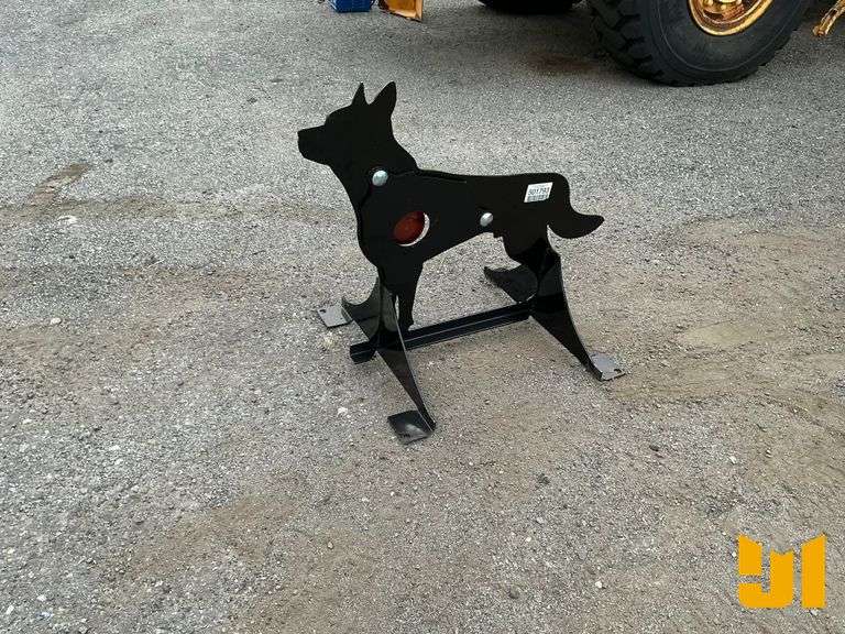UNUSED 3/8" AR500 STEEL COYOTE SHOOTING TARGET W/ HEART FLAPPER