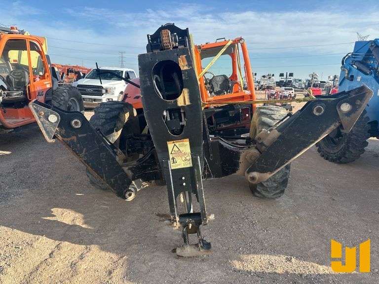2018 JLG 1055 10000 LB TELESCOPIC FORKLIFT SN: 0160091178