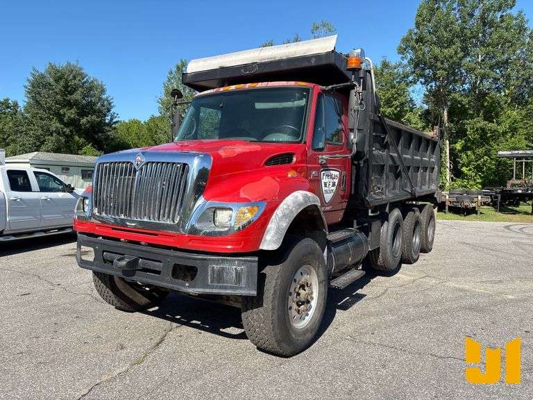 2005 INTERNATIONAL 7600 TRI-AXLE DUMP TRUCK VIN: 1HTWYSBT25J036010