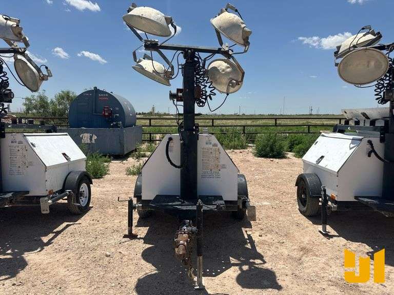 2014 MAGNUM MLT4060K 4 BULB LIGHT TOWER SN: 1407028