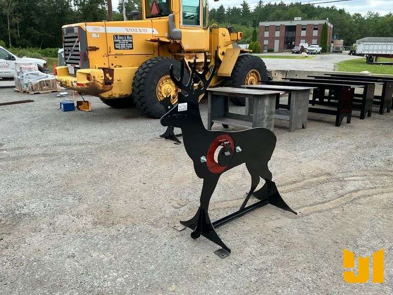 UNUSED 3/8" AR500 STEEL DEER SHOOTING TARGET W/ HEART FLAPPER
