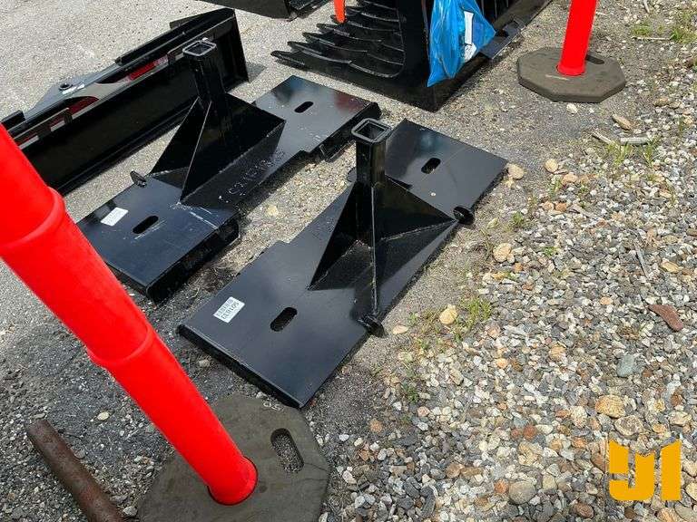UNUSED SKID STEER 2" HITCH RECIEVER