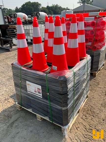 UNUSED LANDHERO ROAD CONES (250)