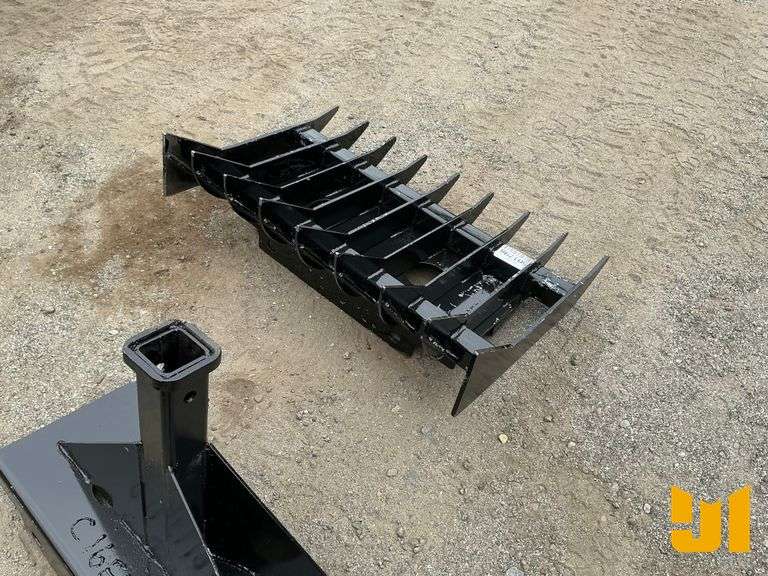 UNUSED MINI UNIVERSAL ROOT RAKE