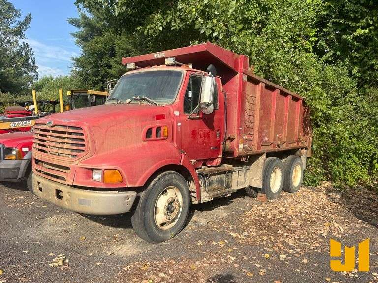 2000 STERLING LT8500 TANDEM AXLE DUMP TRUCK VIN: 2FZXBJBB9YAH13949