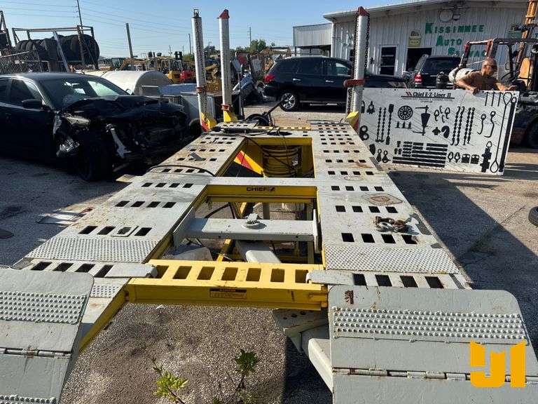 CHIEF EZLINERII PRECISION BODY SQUARING & ALIGNMENT SYSTEM