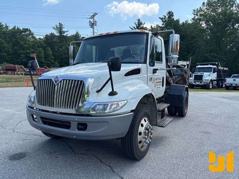 2003 INTERNATIONAL 4300 S/A VIN: 3HTMMAAM43N581871