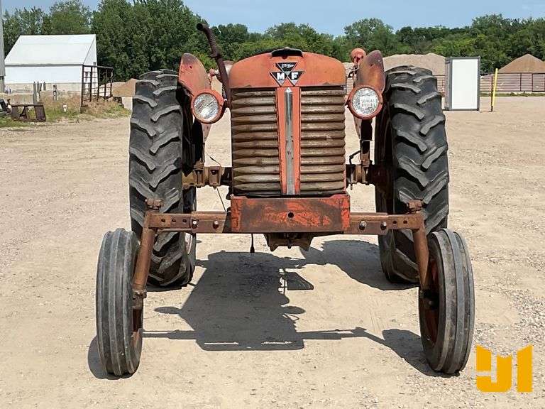 1958 MASSEY FERGUSON 65 TRACTOR SN: CGM654916