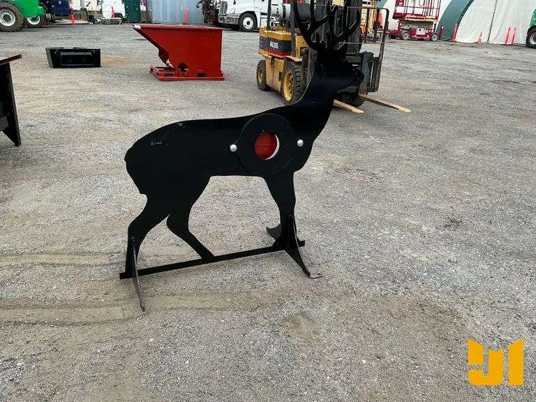 UNUSED 3/8" AR500 STEEL DEER SHOOTING TARGET W/ HEART FLAPPER
