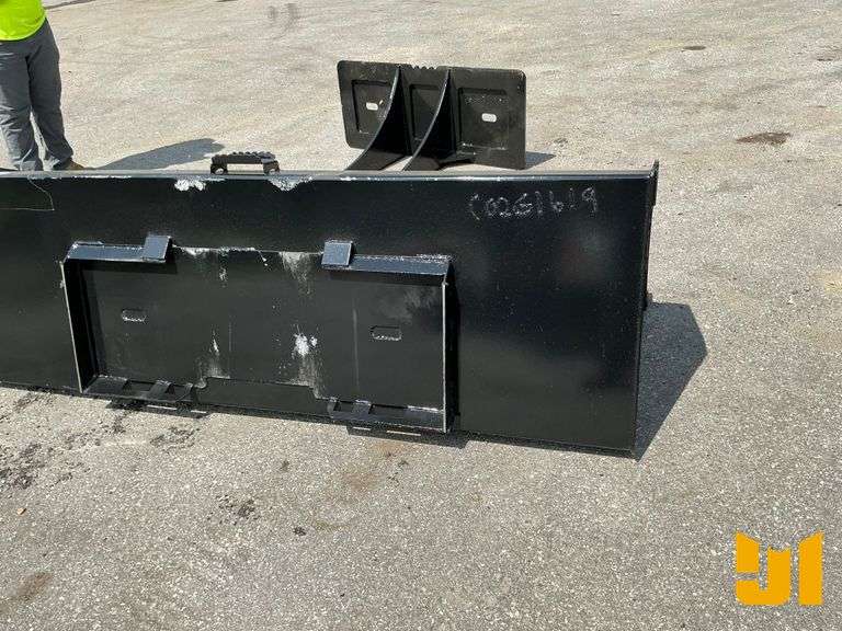 UNUSED SNOW/LITTER BUCKET 84 INCH