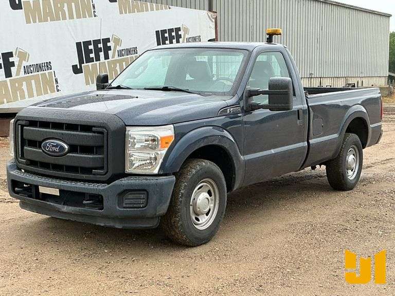 2015 FORD F-250 XL REGULAR CAB 4X2 PICKUP VIN: 1FTBF2A63FEB32848