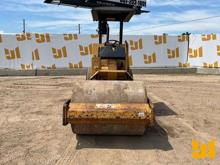 1999 CATERPILLAR CS323C SINGLE DRUM VIBRATORY ROLLER SN: 1EN00250