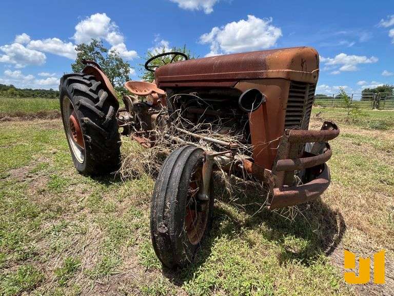 MASSEY FERGUSON MF35 SN: SGM246642 TRACTOR