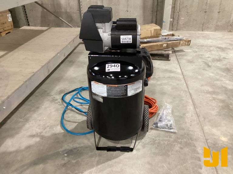 COLEMAN BLACK MAX AIR COMPRESSOR