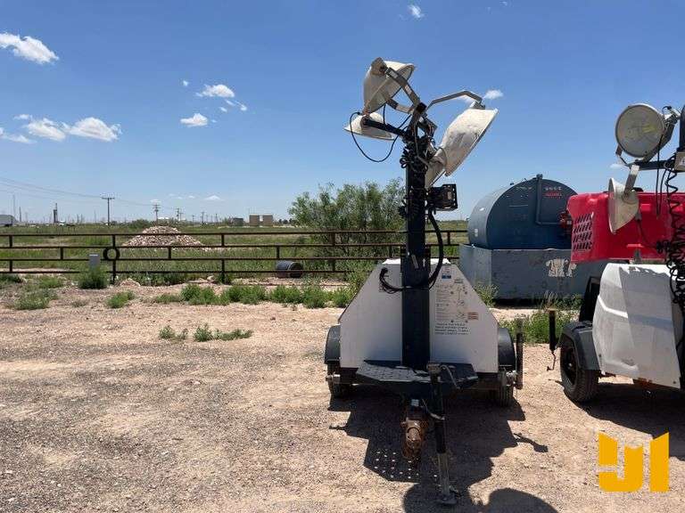 2014 MAGNUM MLT4060K 4 BULB LIGHT TOWER SN: 1407035