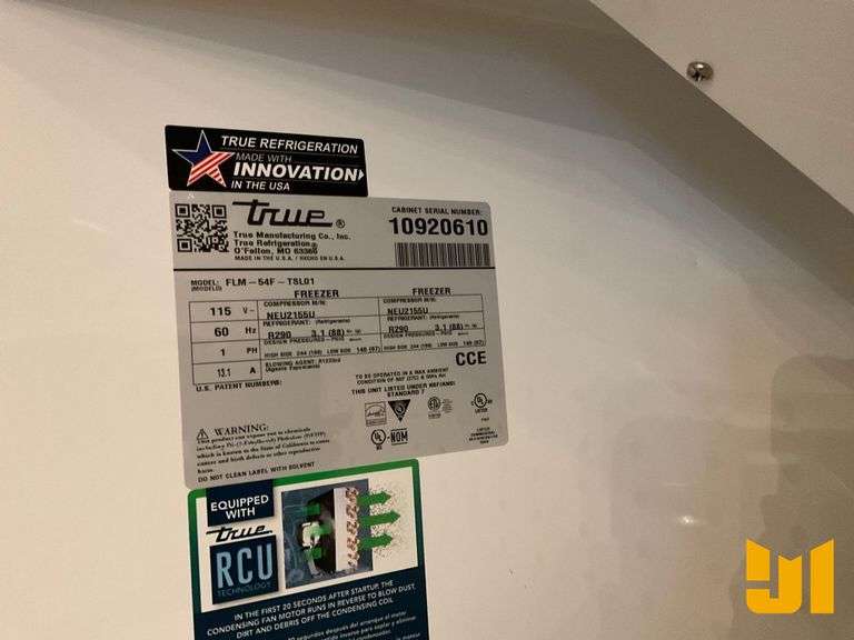 TRUE FLM-54F-T8L01 FREEZER MERCHANDISER