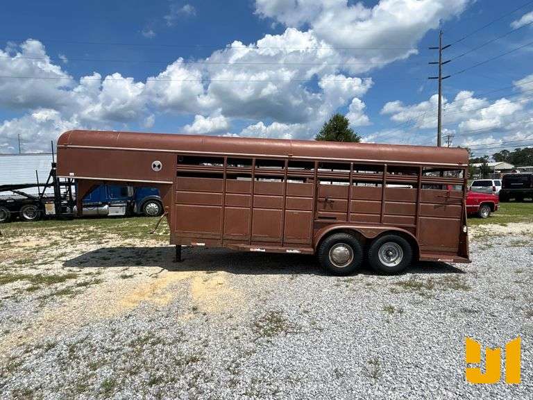 1989 SUNDOWNER VIN: 13SSTAF2XK1830370 CATTLE