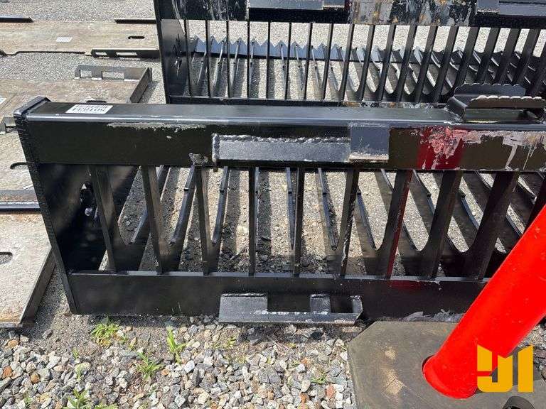 UNUSED SKELETON BUCKET HIGH SIDE 76 INCH