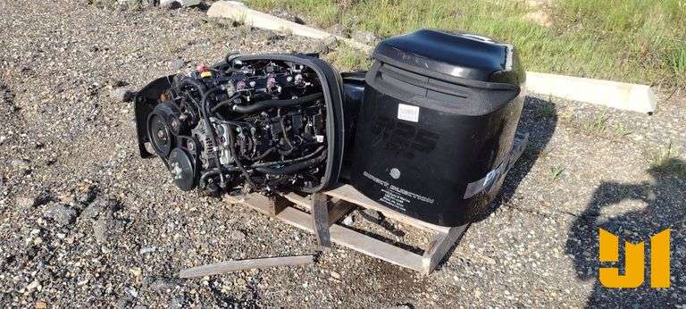 MERCURY 225 HP BOAT MOTOR