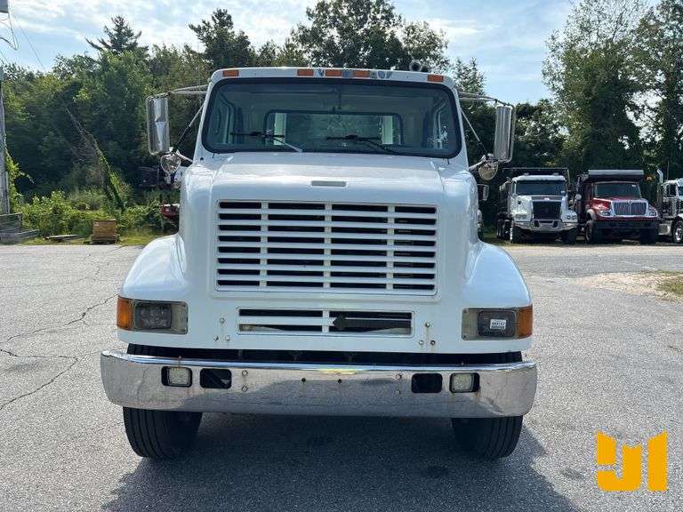 1998 INTERNATIONAL 8100 SINGLE AXLE WRECKER VIN: 1HTHBAHN6WH509736