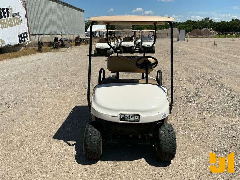 2018 EZ GO TXT GOLF CART SN: 3352188