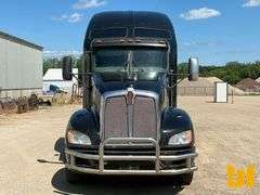2013 KENWORTH T660 TANDEM AXLE TRUCK TRACTOR VIN: 1XKAD49XXDJ368884