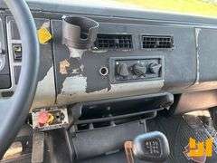 2001 FREIGHTLINER FL70 S/A FUEL & LUBE TRUCK VIN: 1FVABTAK81HG95533