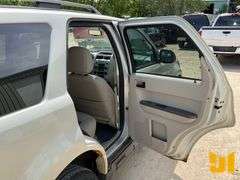 2008 FORD ESCAPE XLT VIN: 1FMCU93108KD84156 4WD