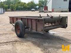 MANURE SPREADER