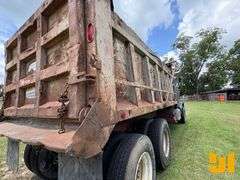 PETERBILT H400 TANDEM AXLE DUMP TRUCK VIN: 1XPCDB90NN315340