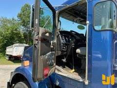 2010 KENWORTH T800 TANDEM AXLE DAY CAB TRUCK TRACTOR VIN: 1XKDD40XGAJ274541