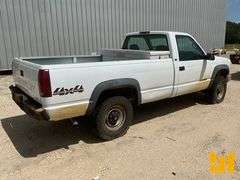 1998 CHEVROLET GMT-400 REGULAR CAB 4X4 PICKUP   VIN: 1GCGK24R5WZ274621