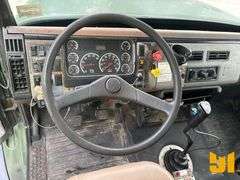 2001 FREIGHTLINER FL112 NATIONAL  BOOM TRUCK VIN: 1FVHBGAS01HJ49358