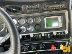 2010 KENWORTH T800 TANDEM AXLE DAY CAB TRUCK TRACTOR VIN: 1XKDD40XGAJ274541