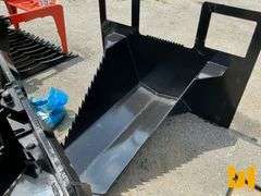 UNUSED 40 INCH TREE SPADE BUCKET