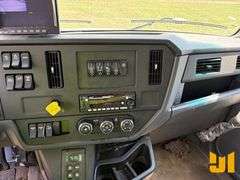 2025 KENWORTH T480 S/A REAR LOAD RESIDENTIAL COLLECTION TRUCK VIN: 2NK5HJ8X9SM132992