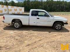 2000 DODGE DAKOTA EXTENDED CAB 4X2 PICKUP VIN: 1B7GL22N0YS708520