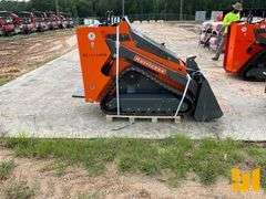 UNUSED HURRICANE RATOR740D STAND ON MULTI TERRAIN LOADER
