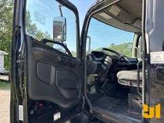2014 HINO CONVENTIONAL TYPE TRUCK SINGLE AXLE VAN TRUCK VIN: 5PVNE8JL4E4S50131