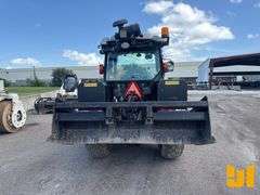 2018 MASSEY FERGUSON BROOM TRACTOR SN: JJM72004