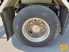 2001 FREIGHTLINER FL70 S/A FUEL & LUBE TRUCK VIN: 1FVABTAK81HG95533