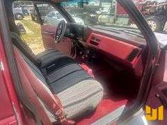 1989 CHEVROLET GMT-400 REGULAR CAB 4X2 PICKUP VIN: 1GCHC34K6KE207148