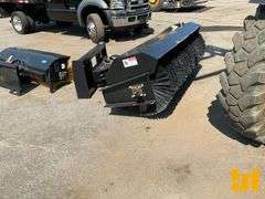 2023 WOLVERINE PAB-11-72W 74 1/2 INCH BUCKET SWEEPER SN: ZW-02068