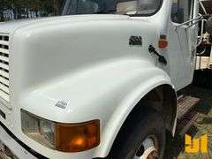 2001 INTERNATIONAL 4700 S/A REAR LOAD RESIDENTIAL COLLECTION TRUCK VIN: 1HTSCAAN51H213578