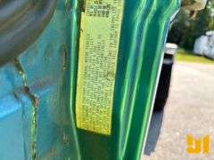 2001 FREIGHTLINER FL70 S/A FUEL & LUBE TRUCK VIN: 1FVABTAK81HG95533