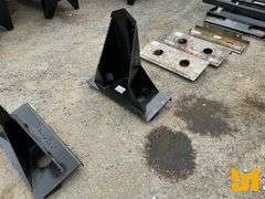 UNUSED MINI UNIVERSAL ATTACH SKID STEER TREE SPADE TREE SPADE BUCKET
